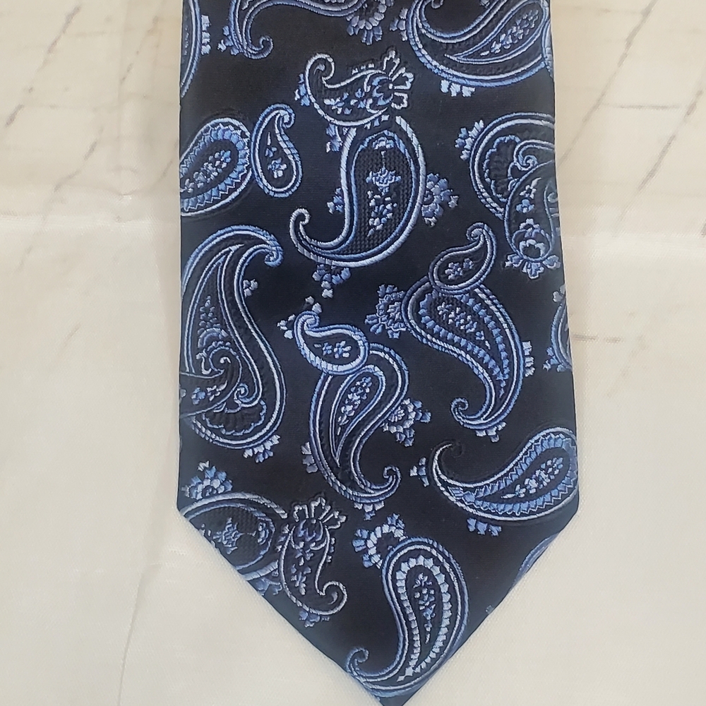 Micheal Kors men's necktie